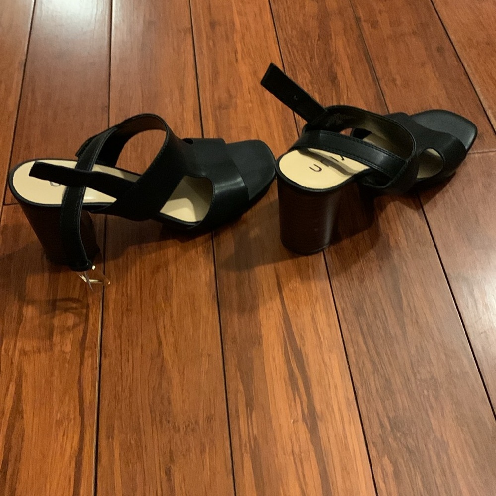 Heels - Picture 2 of 7